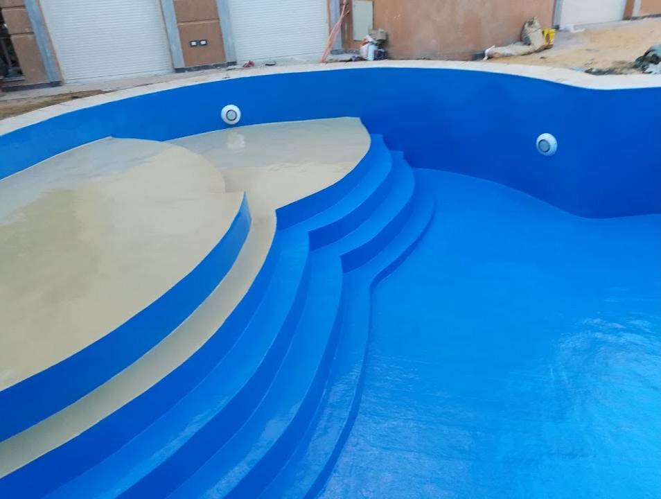 حمامات سباحة فيبر جلاس